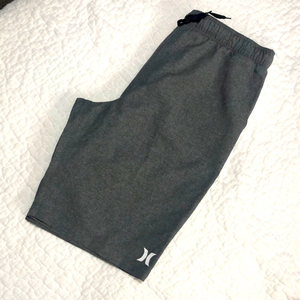 NWOT Boys Hurley gray pull on shorts size Large